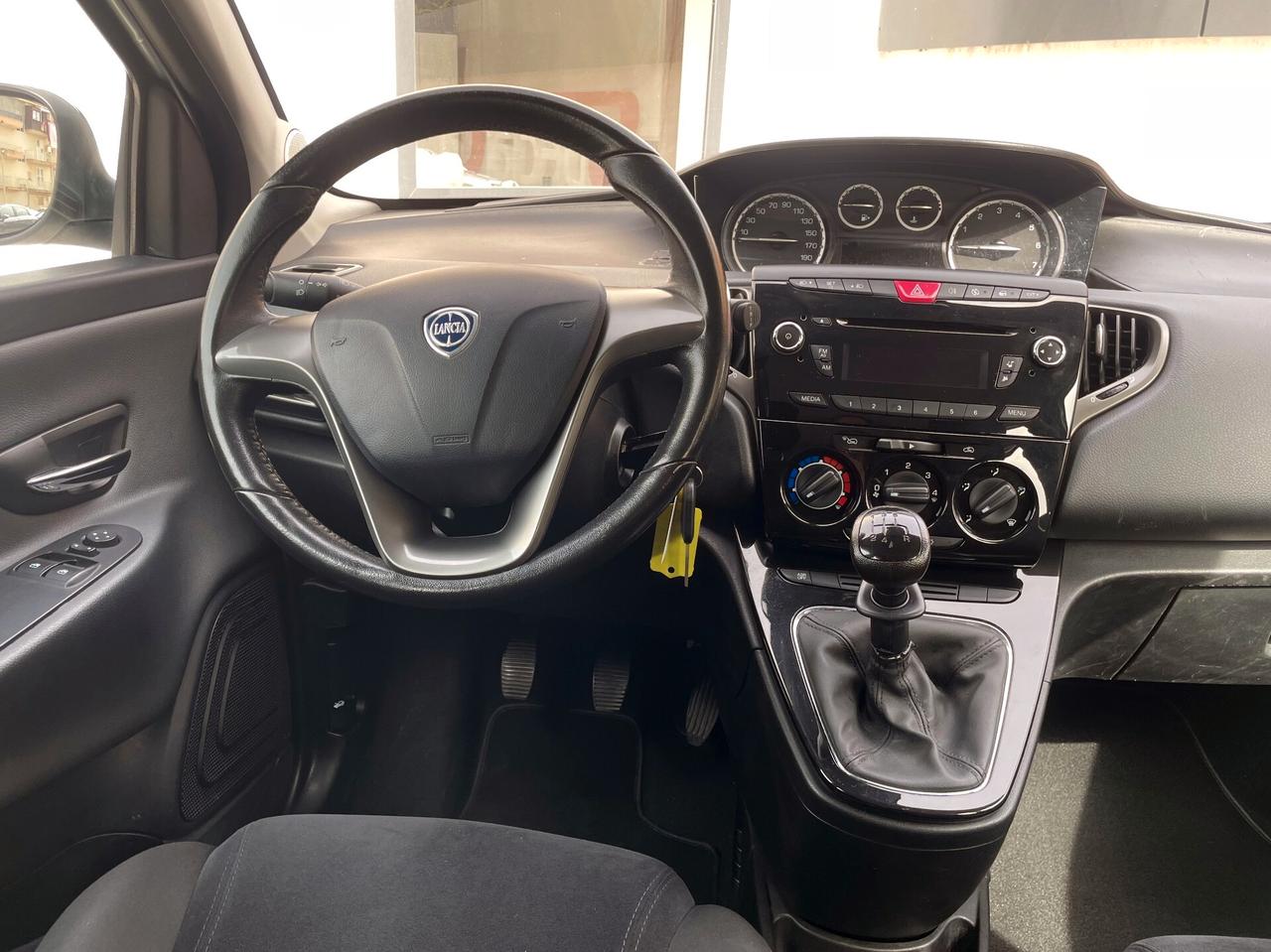 Lancia Ypsilon 1.2 69 CV 5 porte S&S Silver