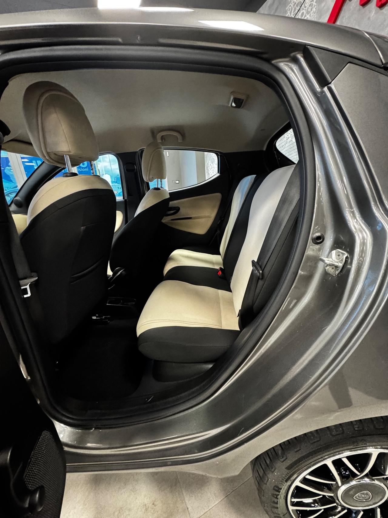 LANCIA YPSILON 900 T AIR METANO GOLD