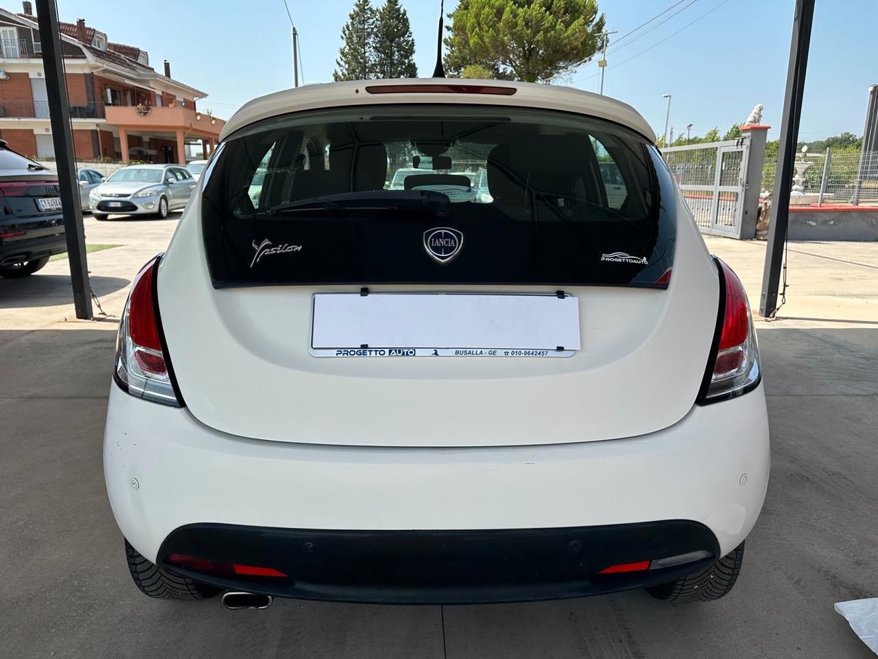 Lancia Ypsilon 1.2*8V*GOLD*PDC*MP3*CITY*NEOPATENTATI*