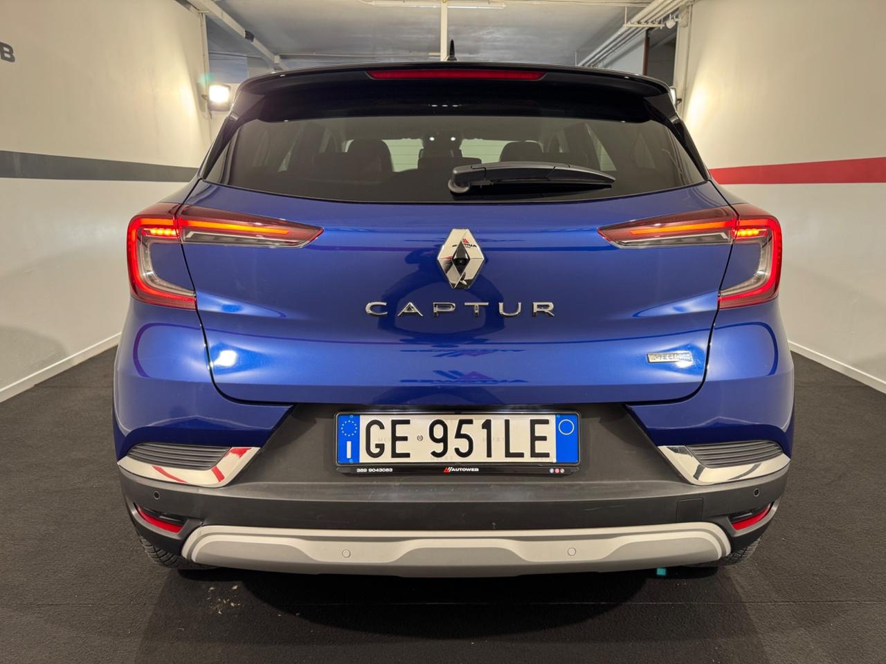 Renault Captur Plug-in Hybrid E-Tech 160 CV Initiale Paris