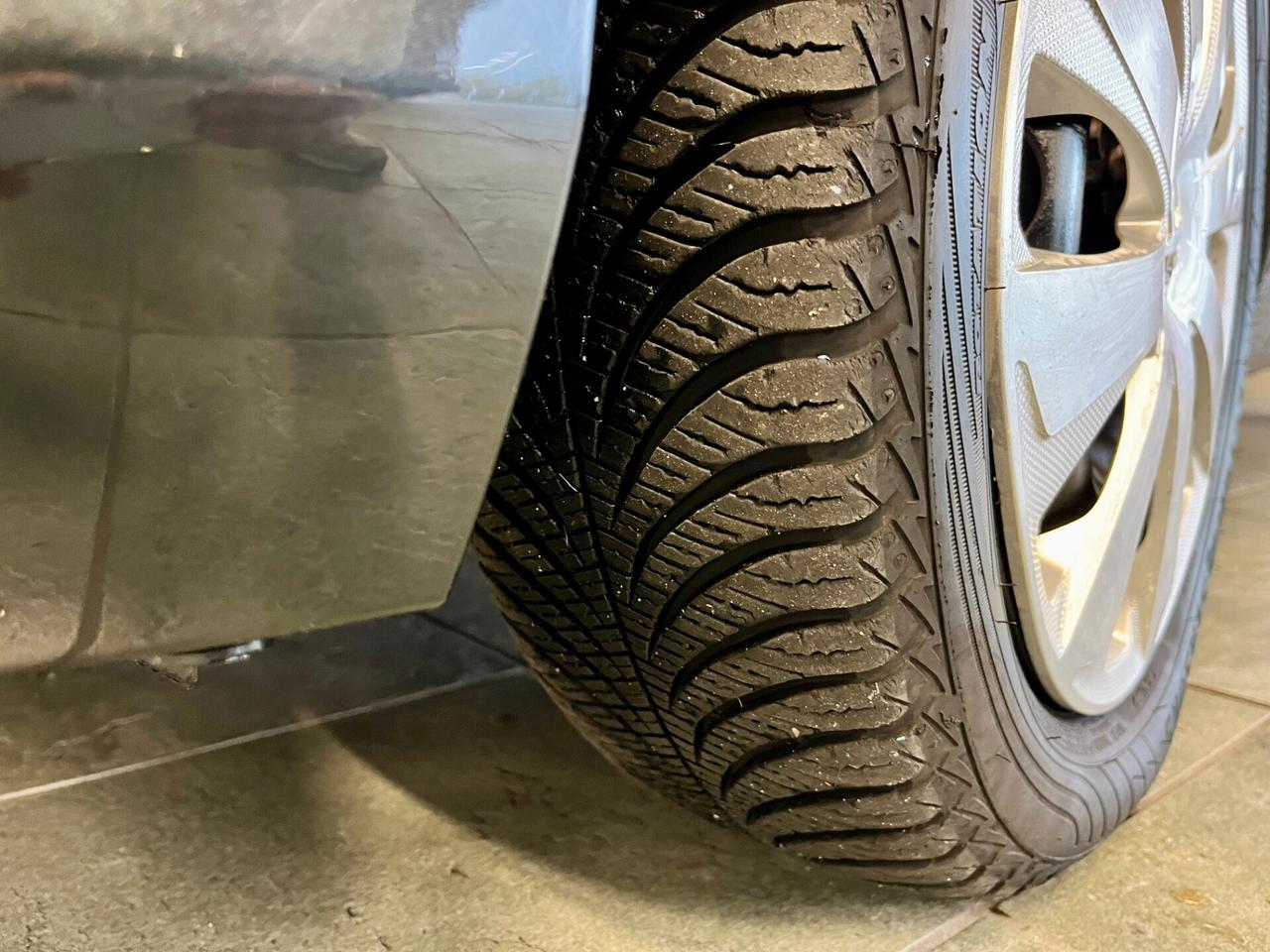 Peugeot 108 VTi 5 porte Active-NEOPATENTATI-