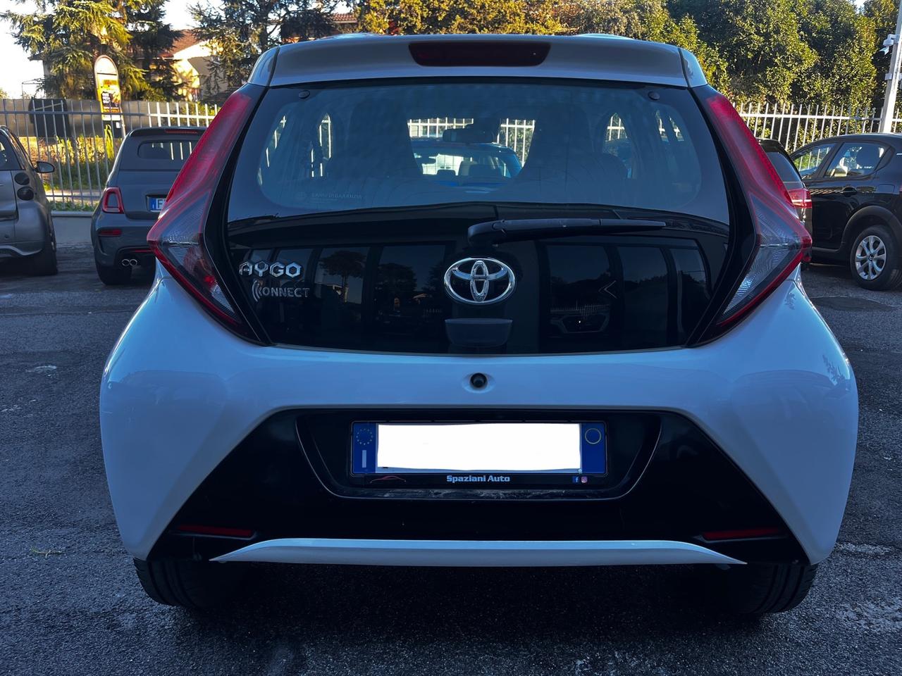 Toyota Aygo Connect 1.0 VVT-i 72 CV 5 porte NEOPATENTATI