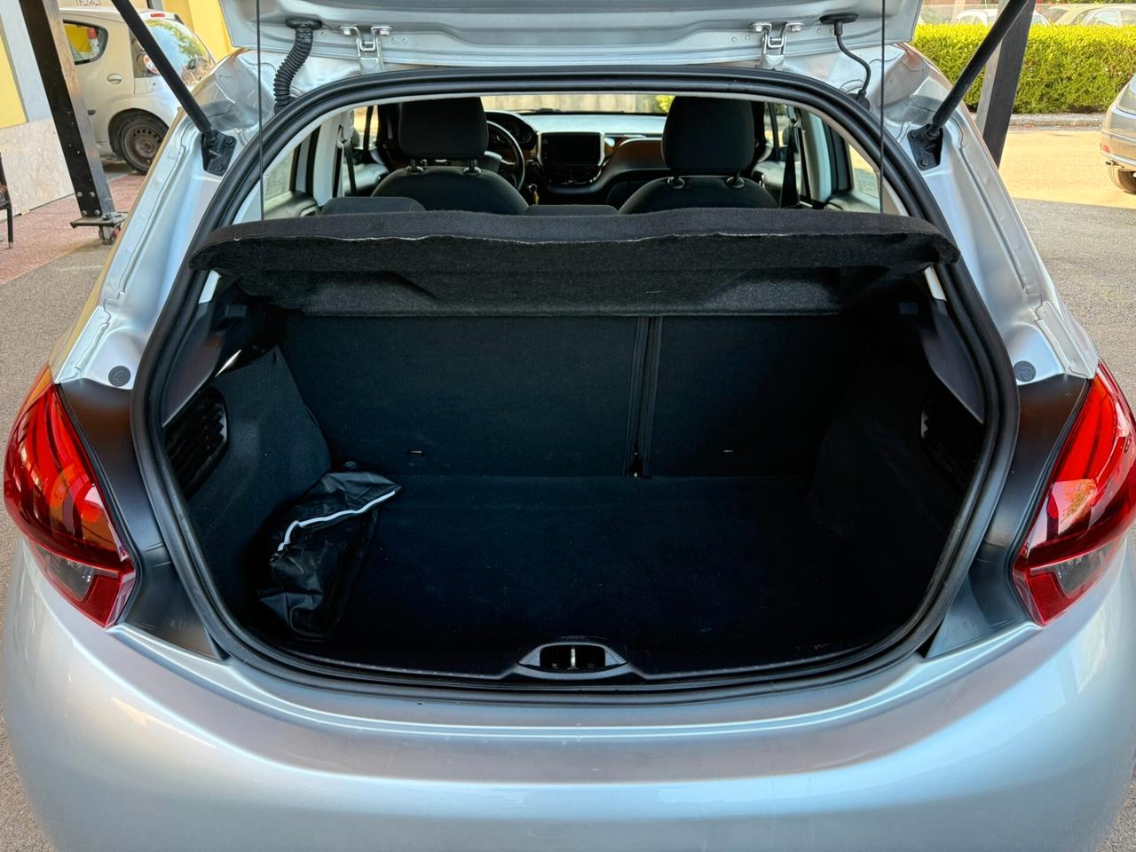 Peugeot 208 PureTech 82 5 porte Allure