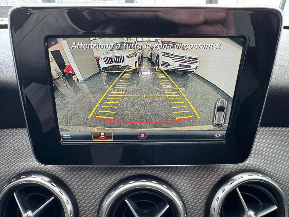 Mercedes-Benz GLA 200 d Sport Navi Pelle Pdc Retrocamera Uniprop