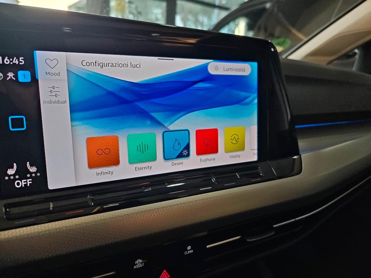 Volkswagen Golf ETSI MOVE LIFE C.16 Tetto Led Matrix Clima3Zone