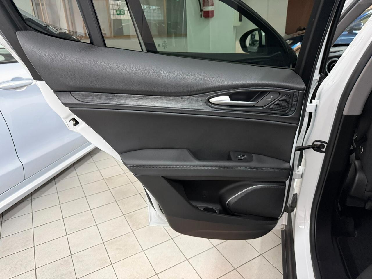 2.2 TD 160CV BUSINESS VETRI SCURI NAVIGAZIONE TAGLIANDATA