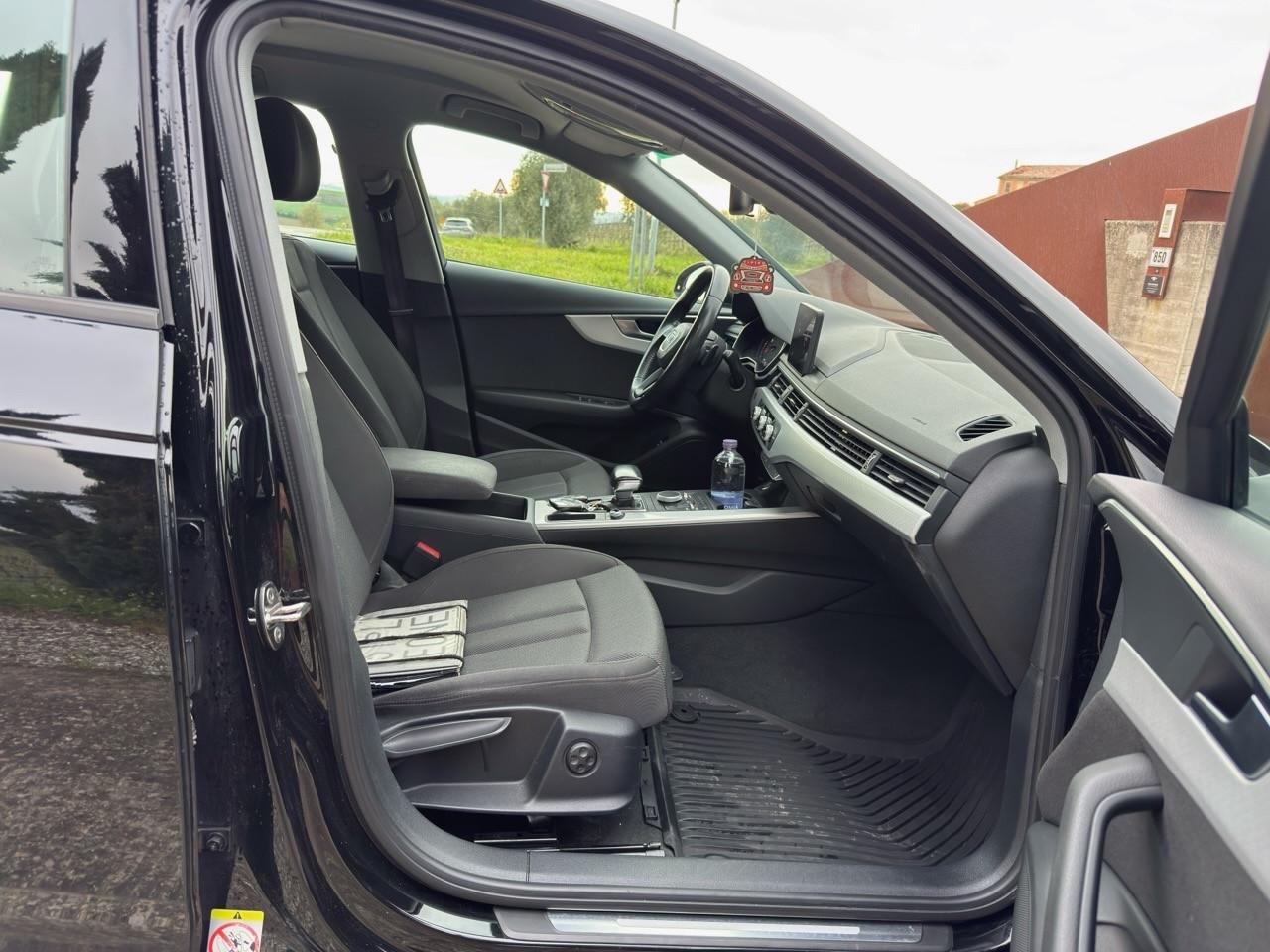 Audi A4 Avant 40 TDI quattro S tronic Business Advanced