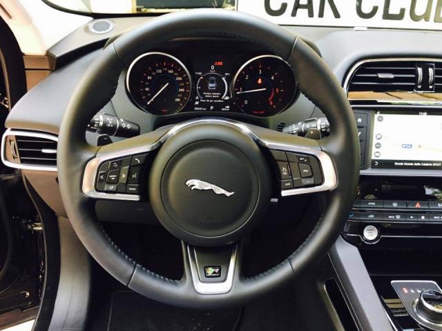 JAGUAR - F-Pace - 2.0 D 240 CV AWD aut. R-Sport