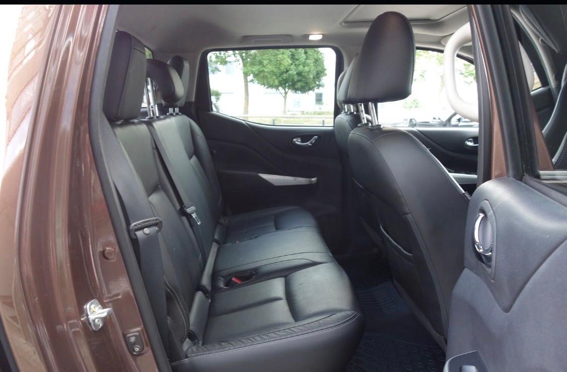 Nissan Navara 2.3 dCi 190 CV 7AT 4WD Double Cab N-Connecta