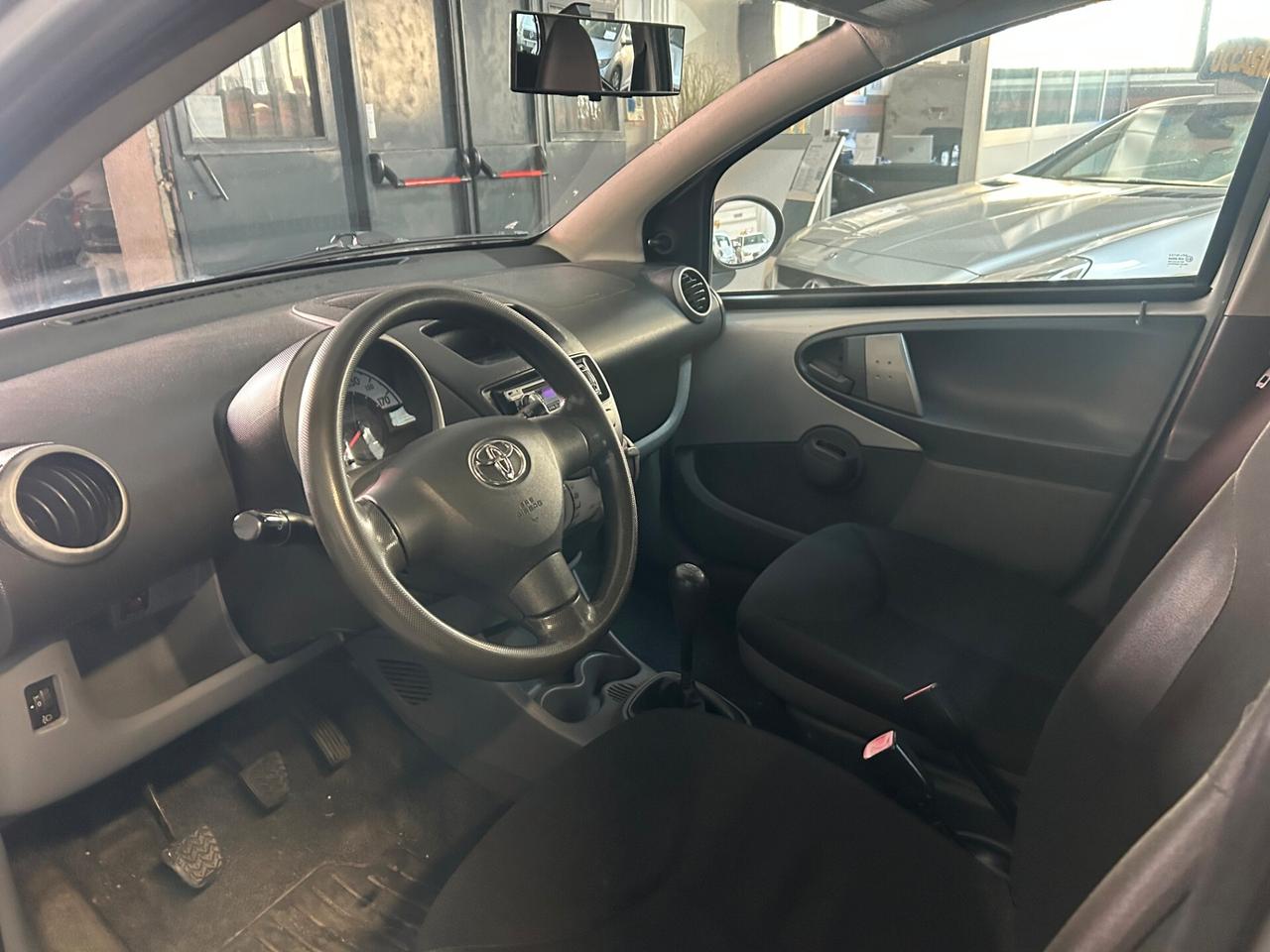 Toyota Aygo 1.0 12V VVT-i 5 porte Sol