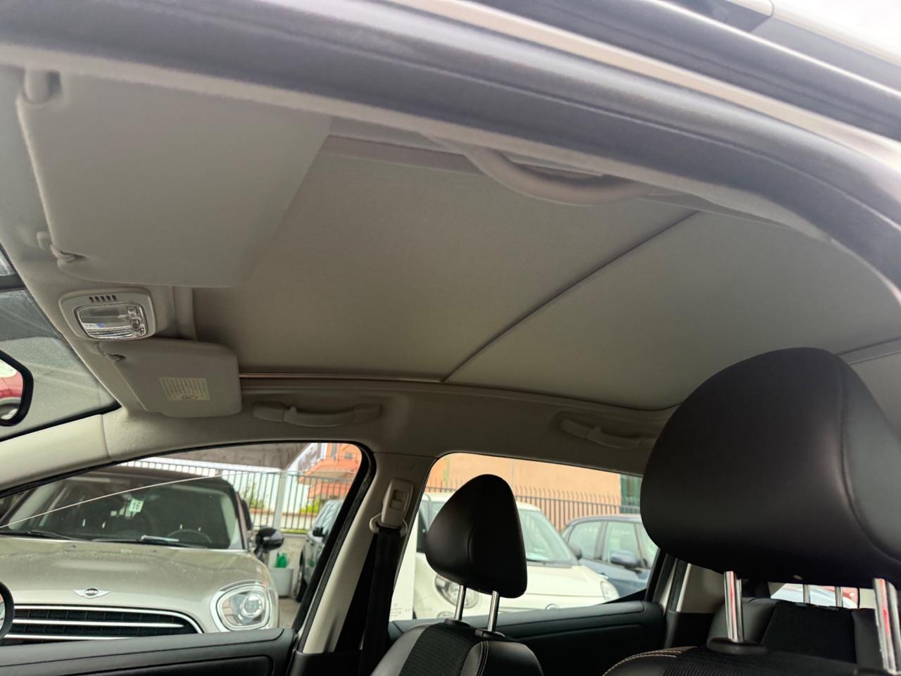 Peugeot 207 1.6 8V HDi 93CV SW Ciel Allure