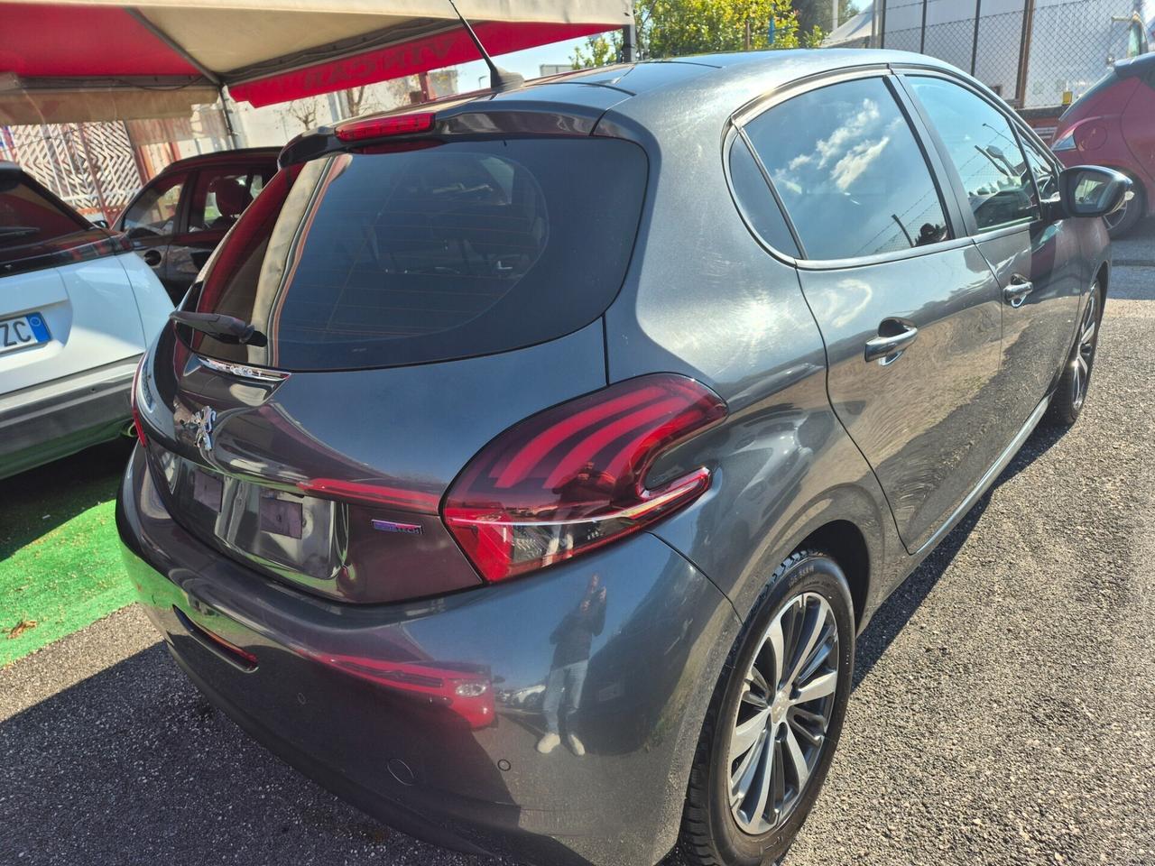 Peugeot 208 PureTech 82 5 porte Allure