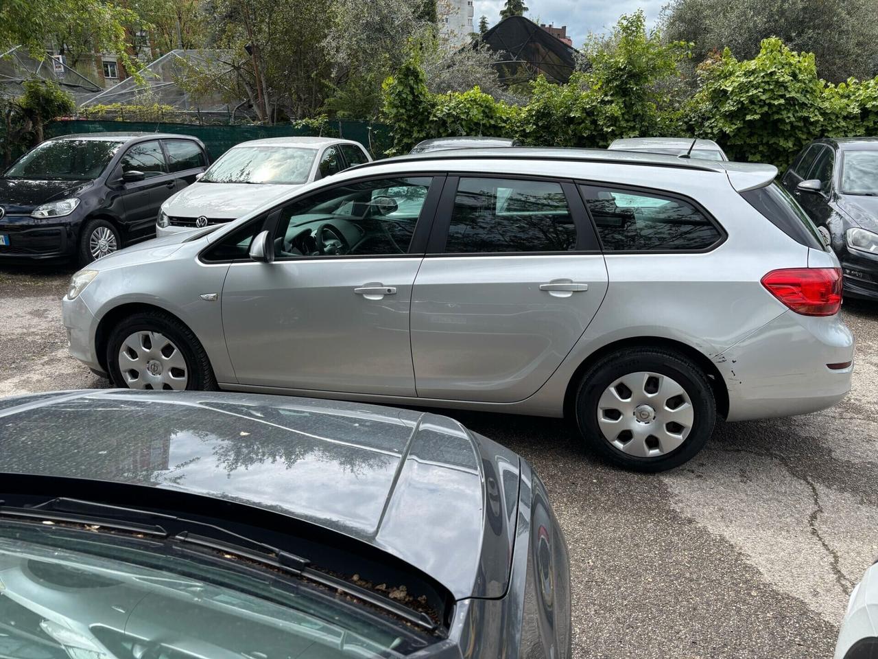 Opel Astra 1.4 100CV Sports Tourer Cosmo ok Neopatentati