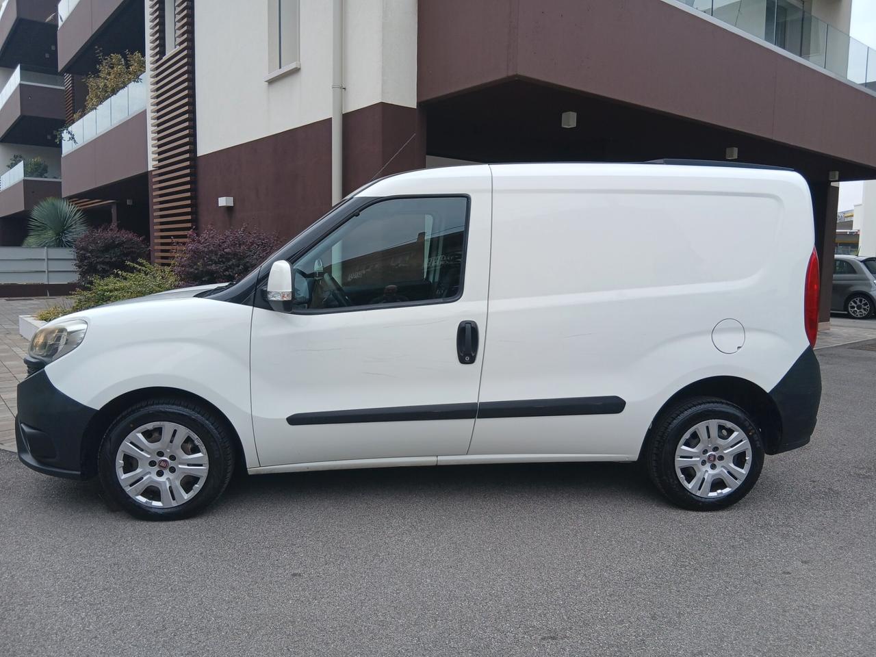 Fiat Doblò 1.3 Mjt 60 cv 2 posti IVA esposta tuo a € 217 mese