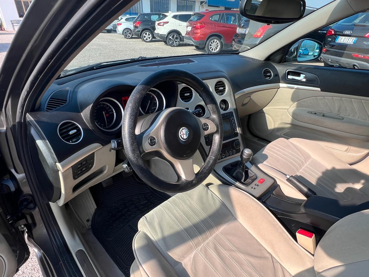 Alfa Romeo 159 1.9 JTDm 16V Sportwagon Distinctive