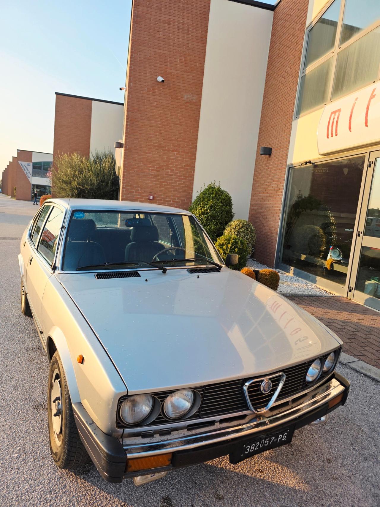 Alfa Romeo Alfetta 2000 quadrifoglio oro
