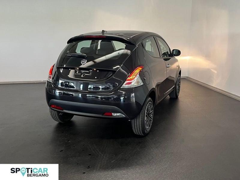 Lancia Ypsilon 1.0 FireFly 5 porte S&S Hybrid Oro - Km0