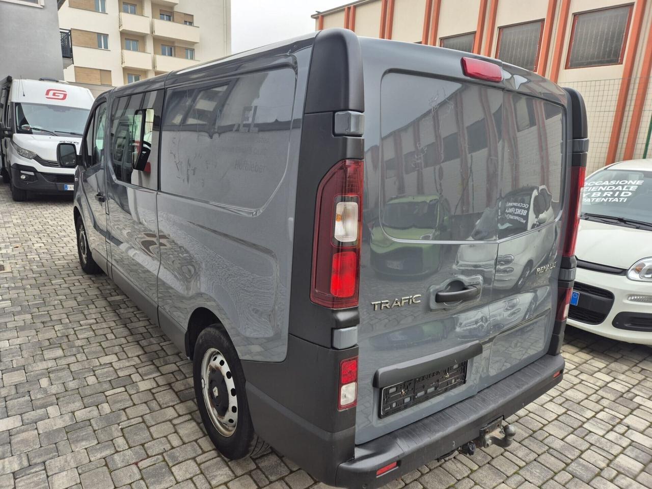 RENAULT TRAFIC ENERGY dCi 120cv 6 POSTI - autocarr