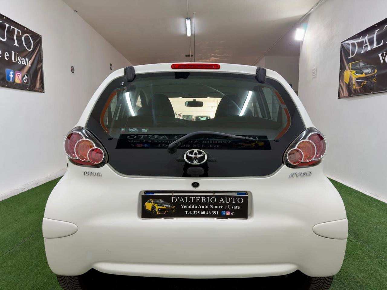 Toyota Aygo 1.0 12V VVT-i 5 porte Cool Soda Connect