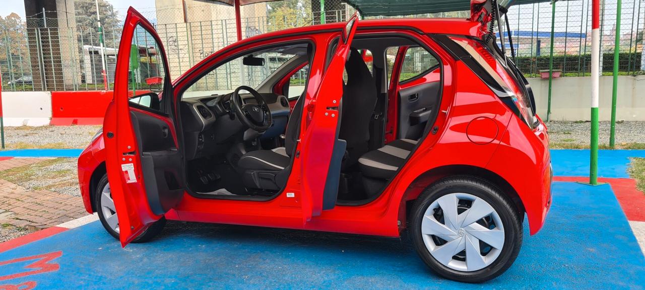 TOYOTA AYGO 1.0 BENZINA KM 76 MILA OK NEOPATENTATI