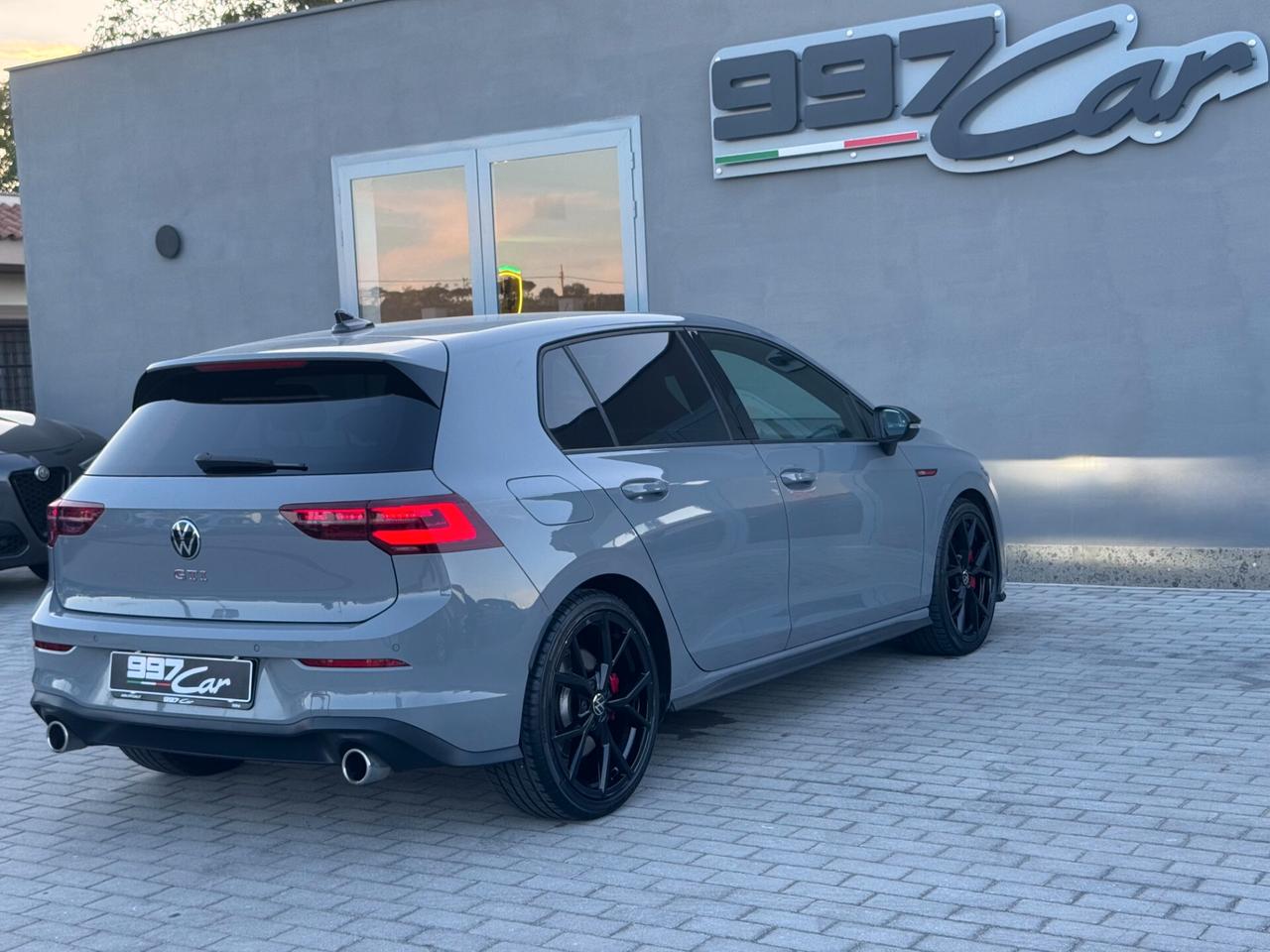 Volkswagen Golf 2.0 TSI DSG GTI*245CV*H&K*iQ.LIGHT*FENDINEBBIA*19"*
