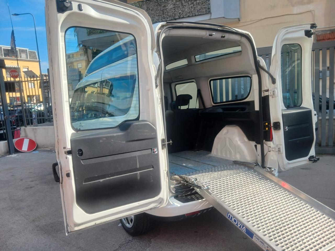 Fiat Doblò XL tetto alto trasporto disabili