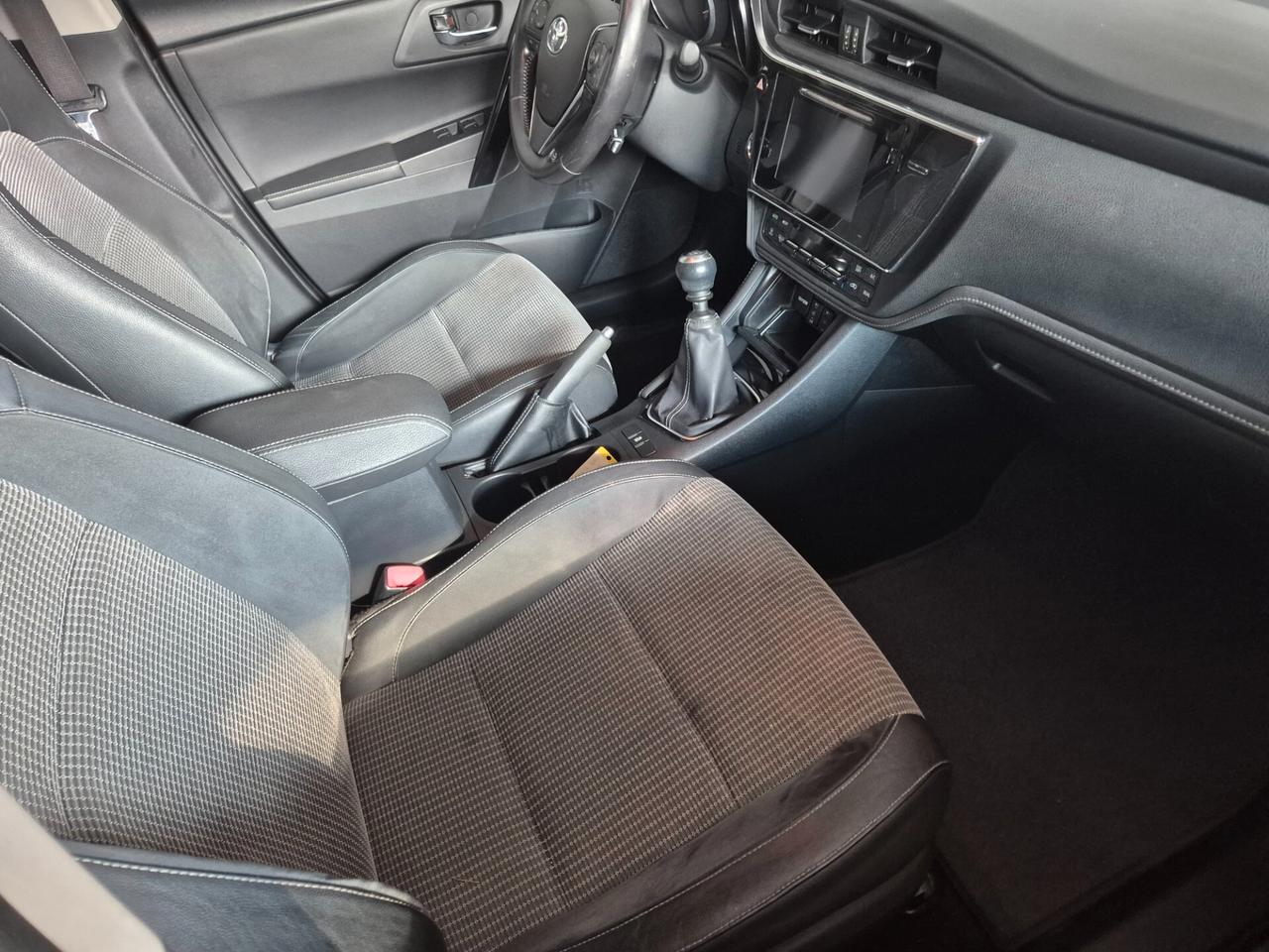 Toyota Auris 1.2 Turbo Lounge TAGLIANDATA REGOLARMENTE