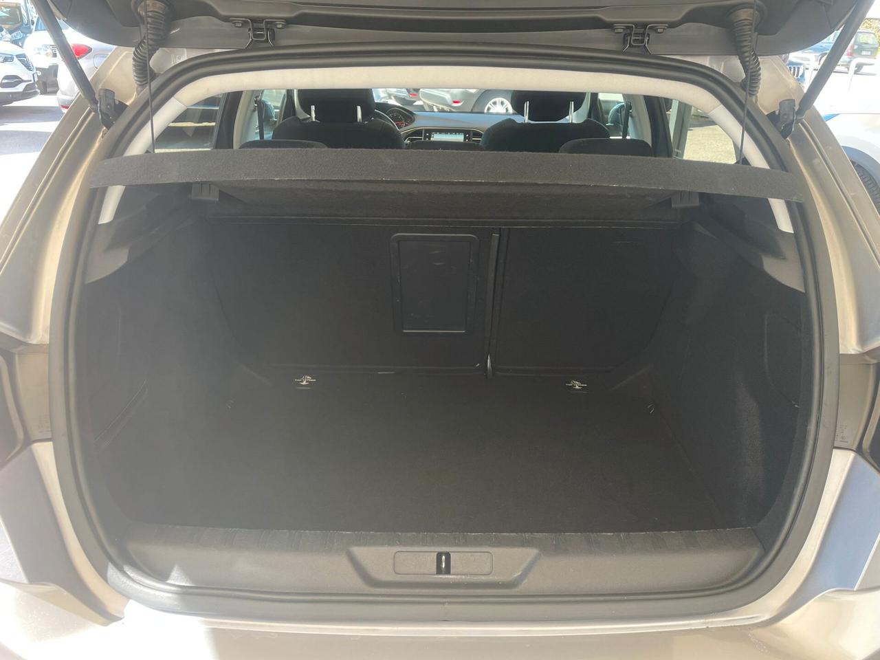 Peugeot 308 BlueHDi 120 S&S Allure