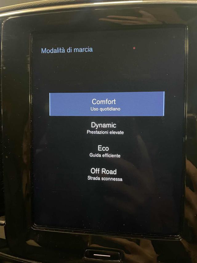 VOLVO XC40 D3 AWD Geartronic Momentum