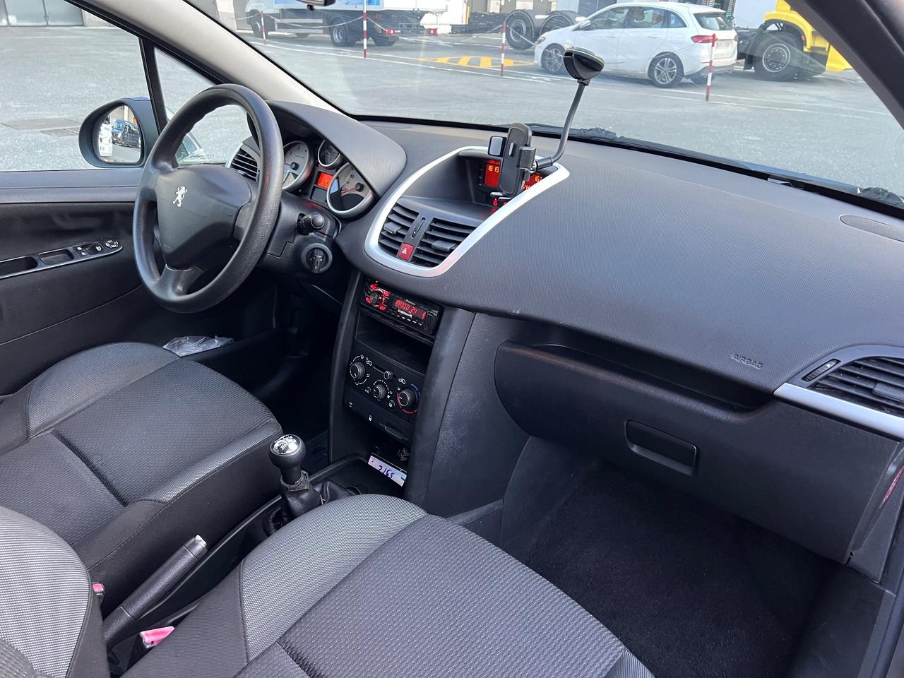 Peugeot 207 1.4 8V 75CV 5p. PERFETTA X NEOPATENTATI