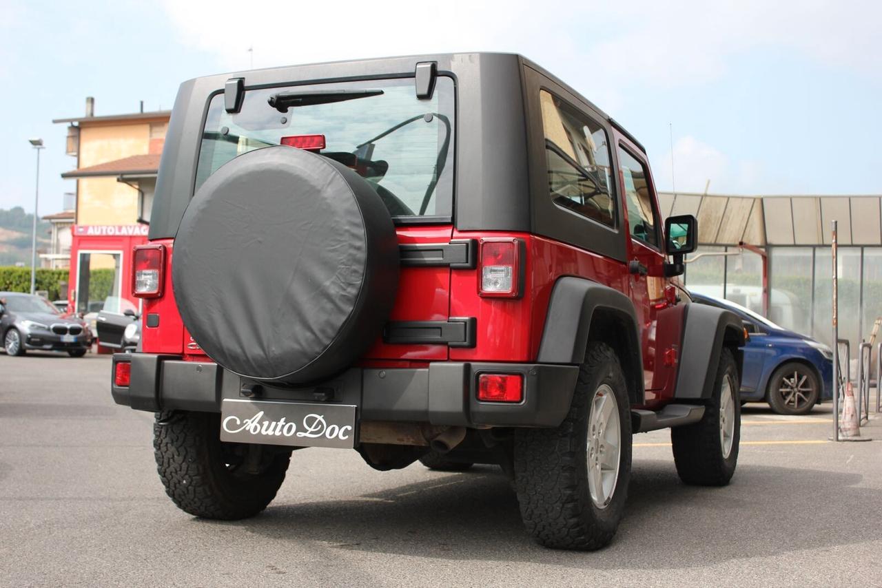 Jeep Wrangler 2.8 CRD Sport Plus Auto - torpedo con hard-top corta