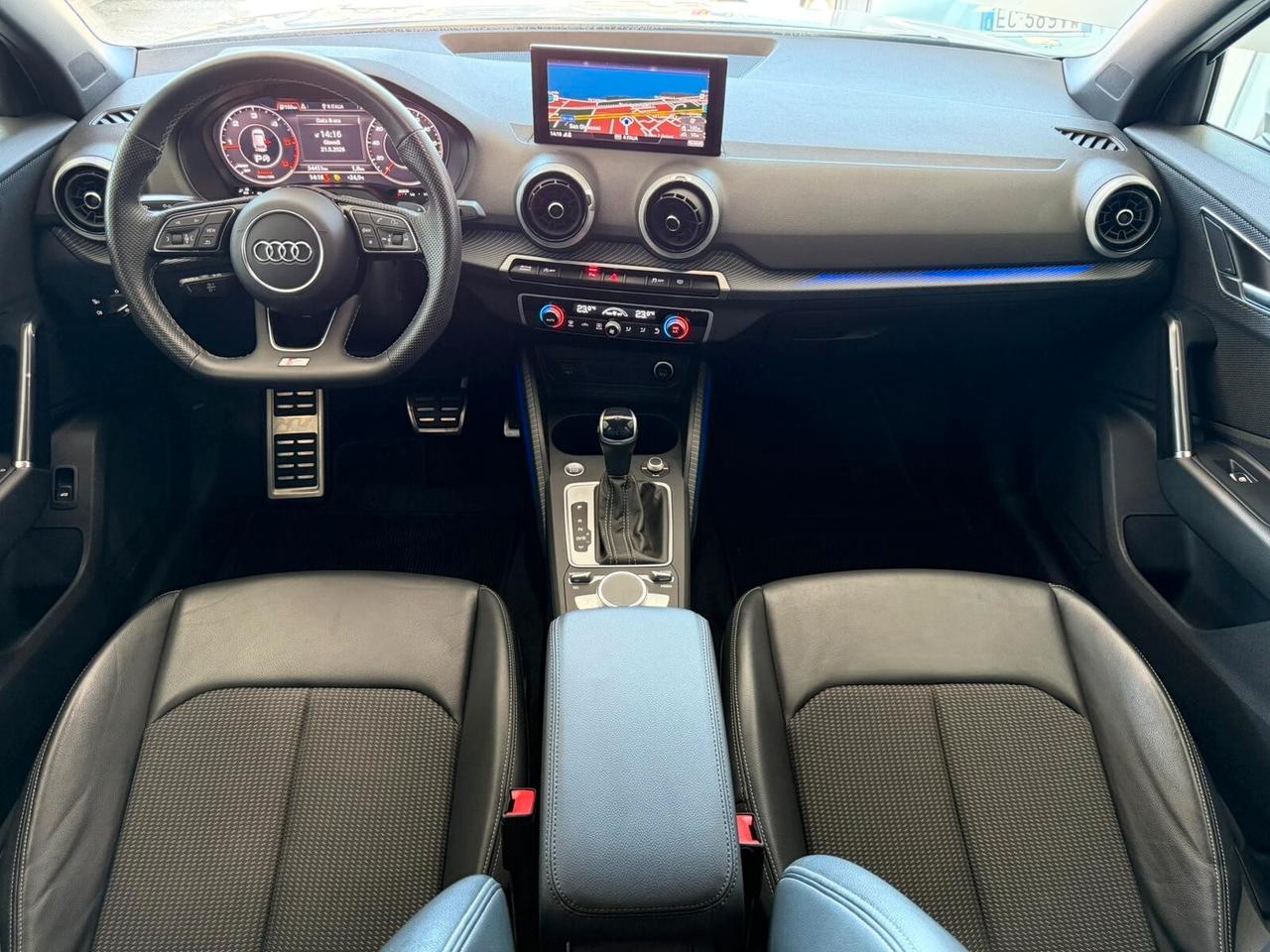 Audi Q2 35 TDI S tronic Identity Black