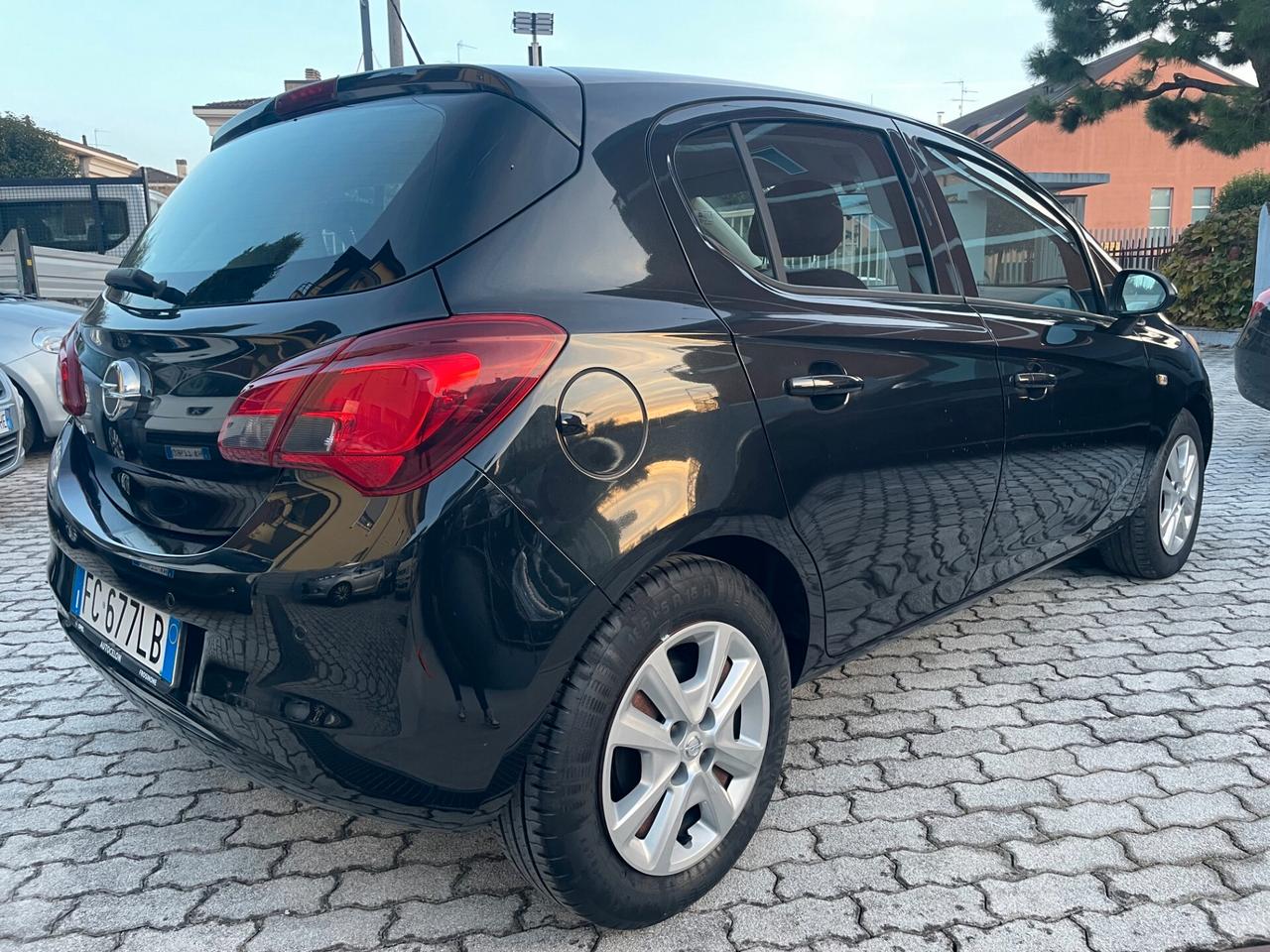 Opel Corsa 1.2 5 porte n-Joy IDONEA NEOPATENTATI