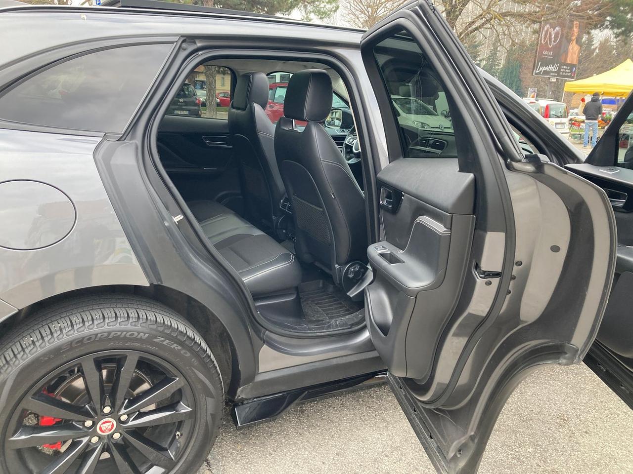 Jaguar F-Pace 2.0 20d Turbo R- #8436