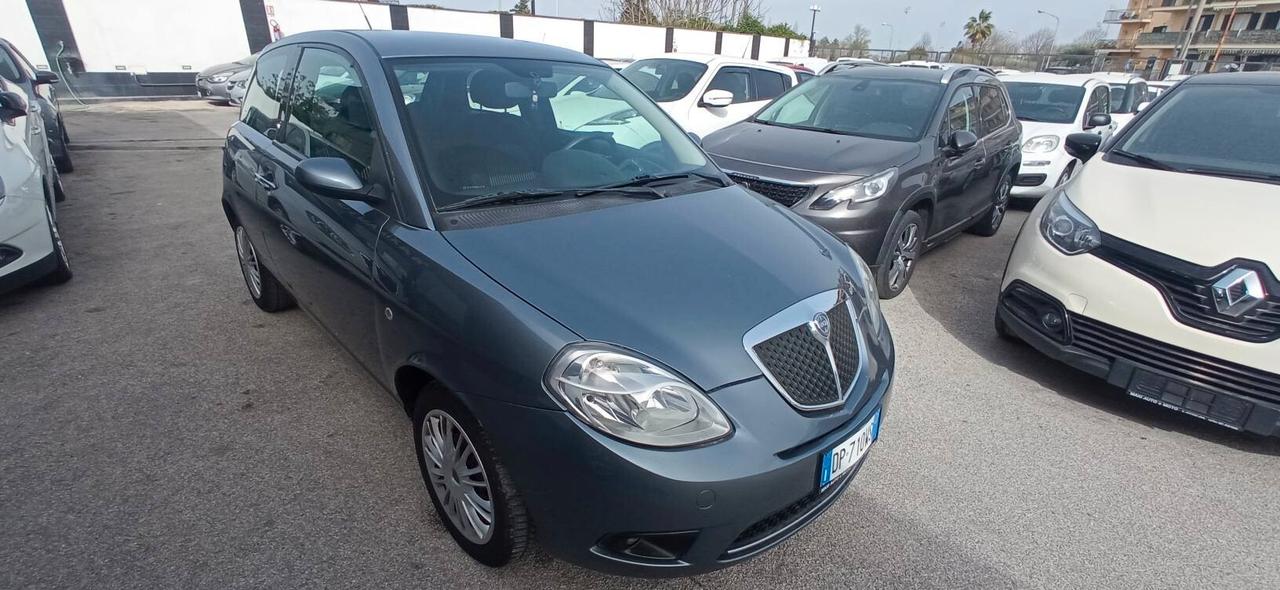 Lancia Ypsilon 1.2 Argento