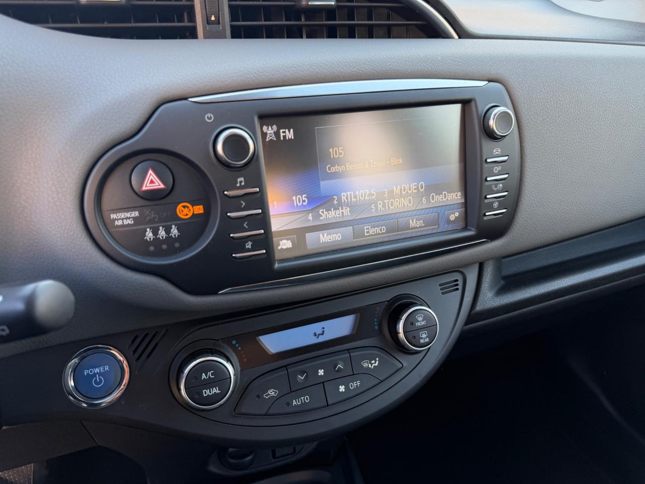 Toyota Yaris 1.5 Hybrid Business