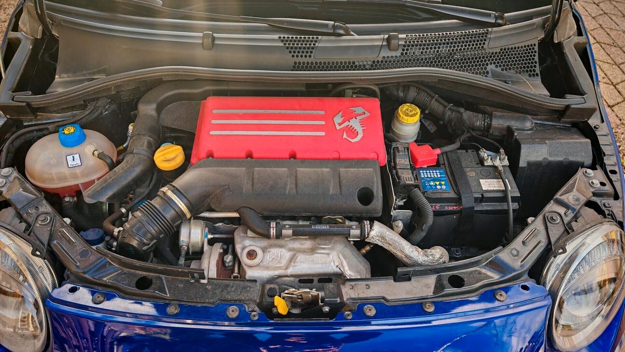 Abarth 595 1.4 Turbo T-Jet 165 CV Monster Energy Yamaha