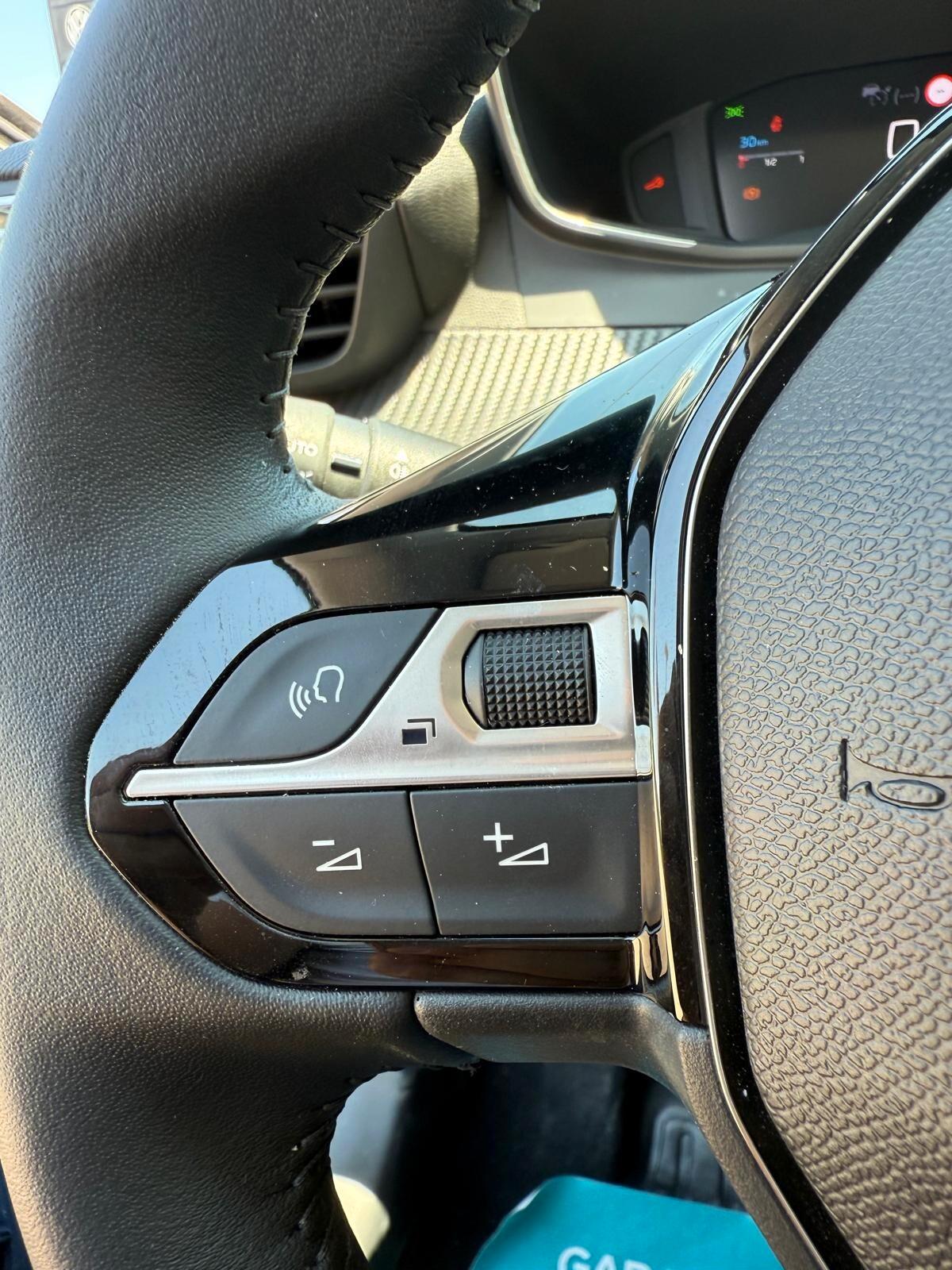 Peugeot 208 PureTech 100 Stop&Start 5 porte Allure