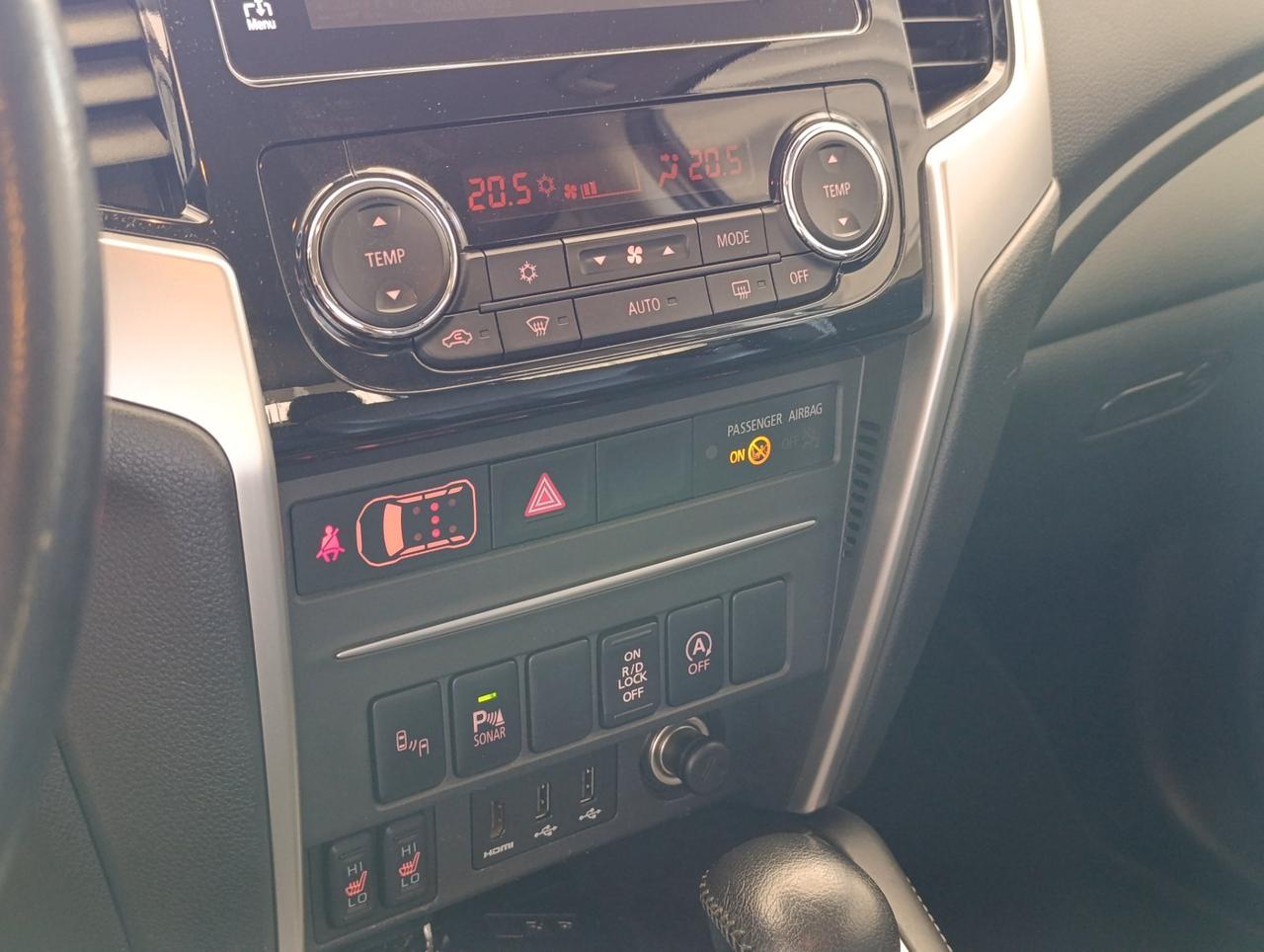 Mitsubishi L200 Double Cab L200 d.cab 2.3d Intense 4wd 150cv auto