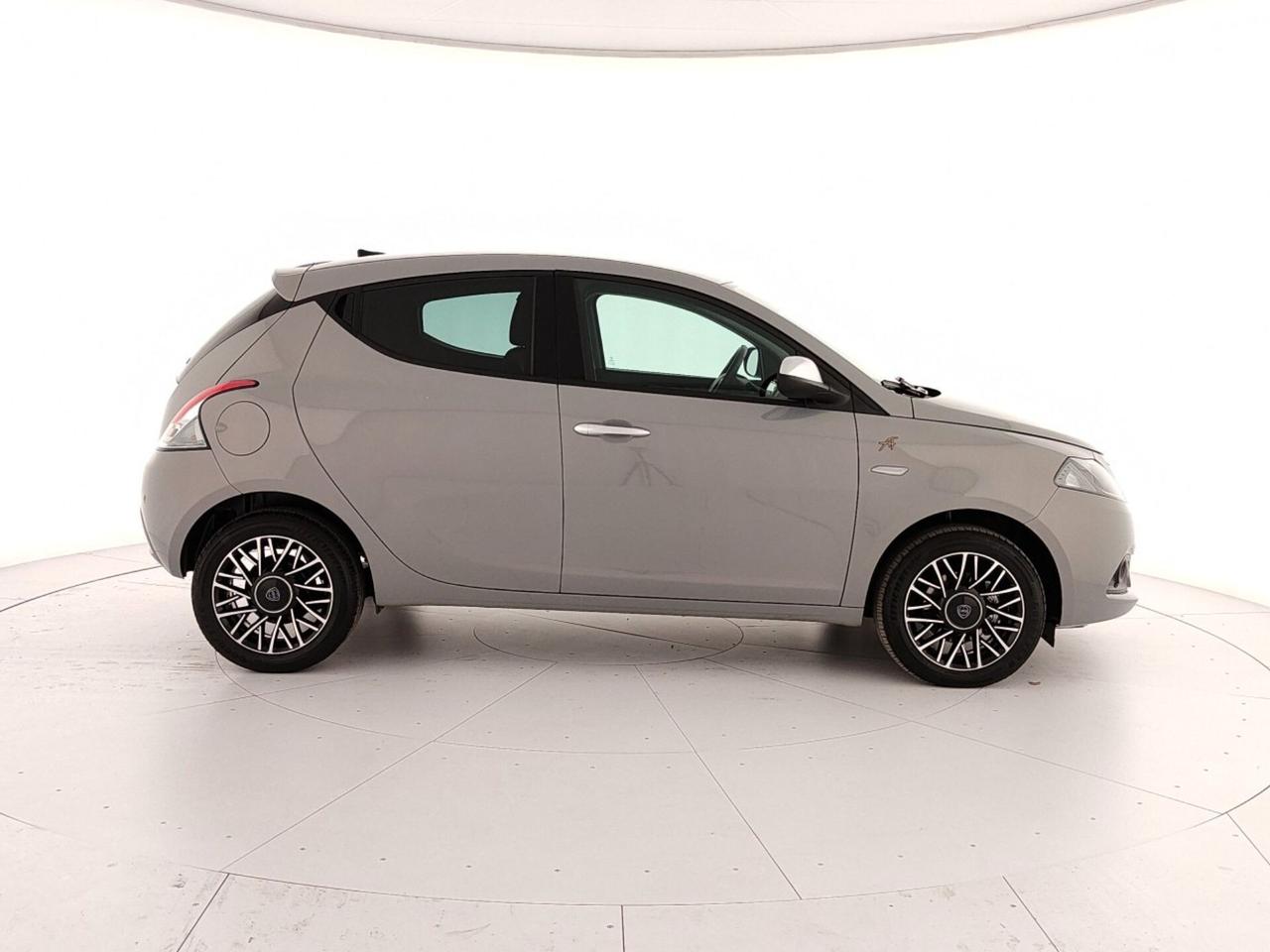 Lancia Ypsilon 1.0 FireFly 5 porte S&S Hybrid Ecochic A. Ferretti