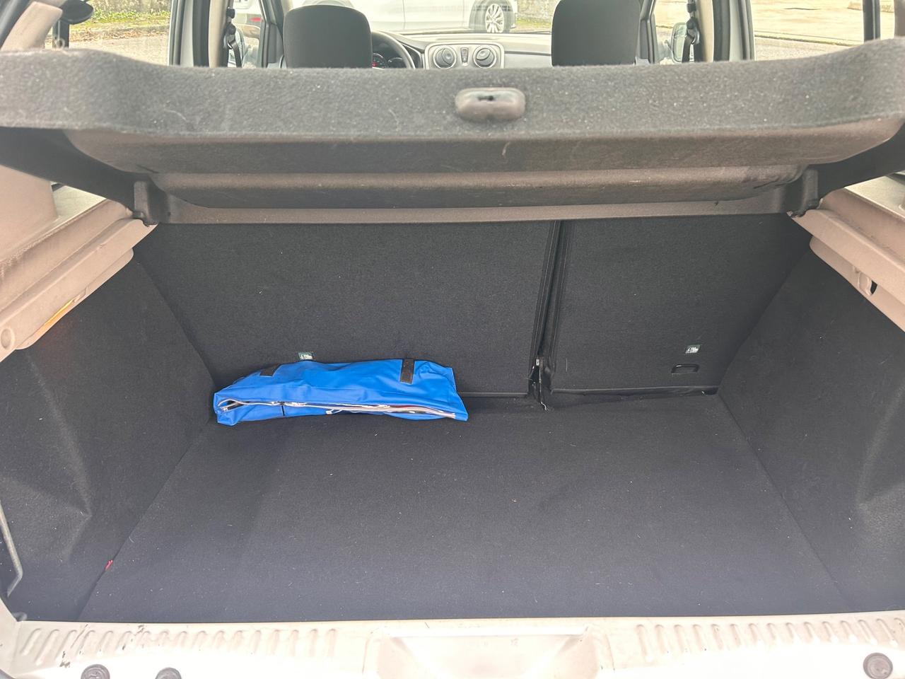 Dacia Sandero 1500 dci 75 cv neopatentati