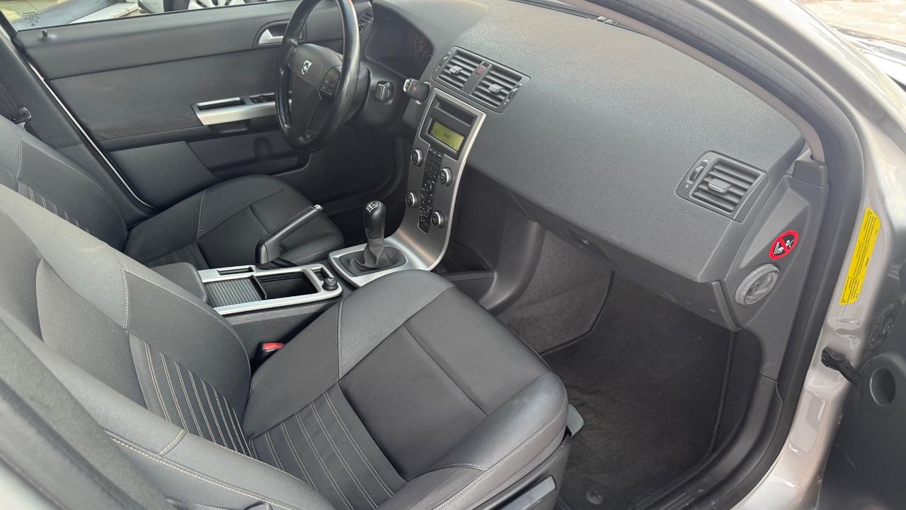 Volvo S40 2.0 D cat Momentum pari a nuova unico proprietario