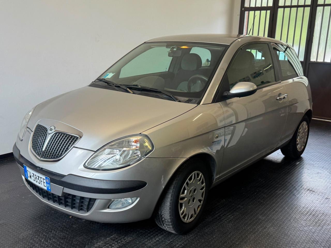 Lancia Ypsilon 1.2 Oro