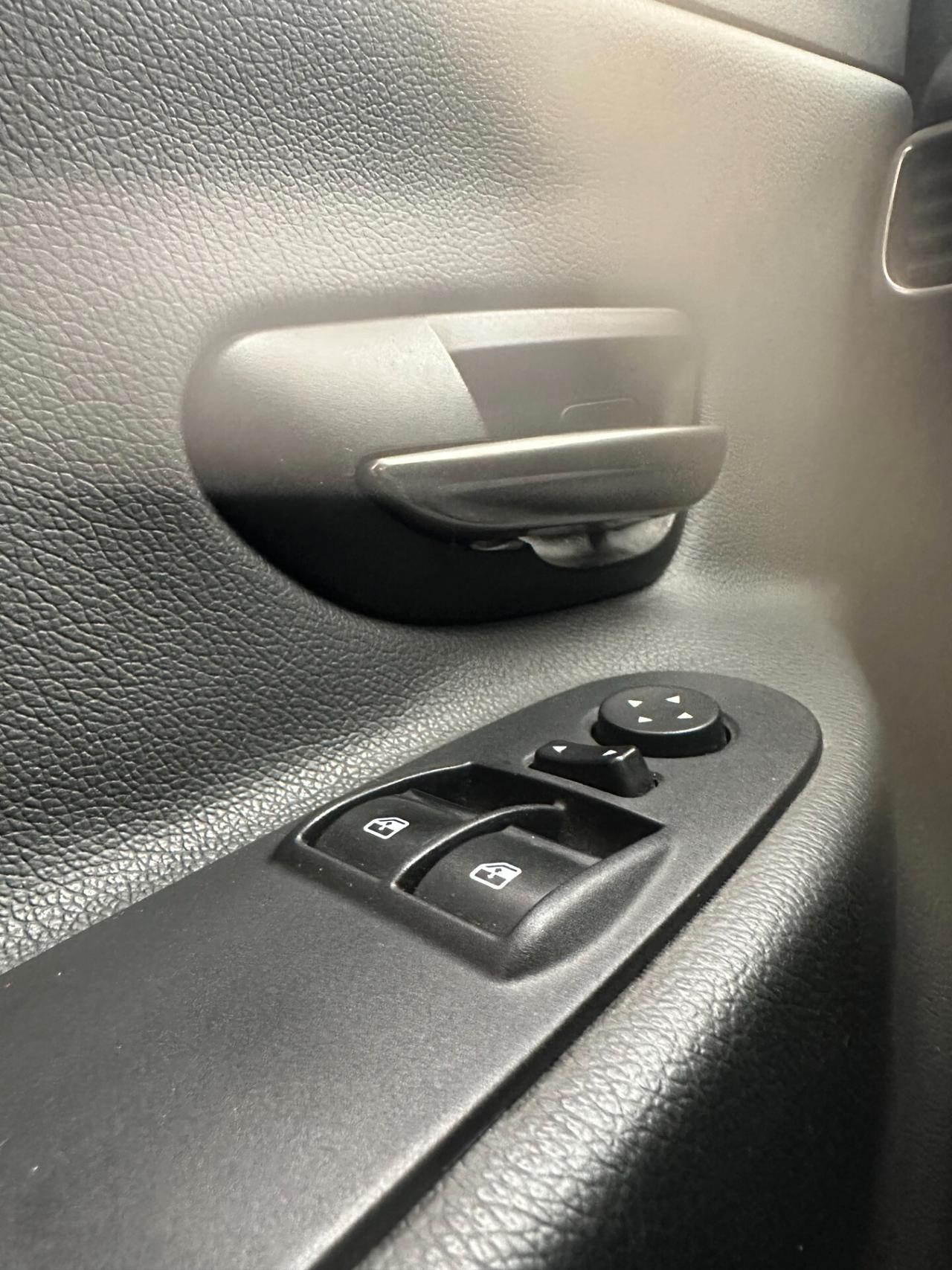 Lancia Ypsilon 1.2 Benz, Euro 6B, Uni propri, pari al nuovo