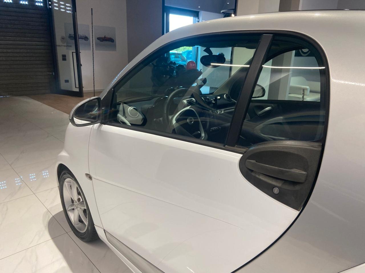 Smart ForTwo 1000 52 kW MHD coupé pure