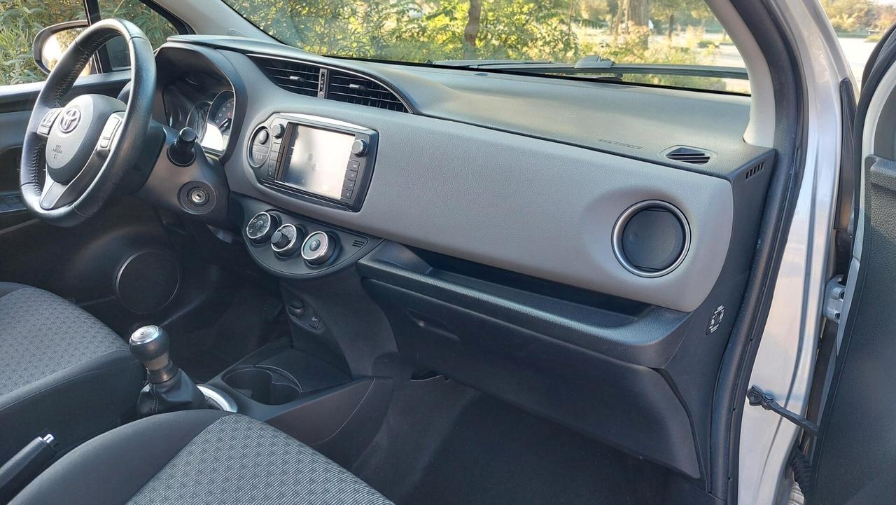UNICO PROPRIETARIO - TOYOTA YARIS - 1.0 LOUNGE