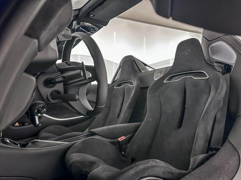 McLaren Artura Spider - McLaren Milano
