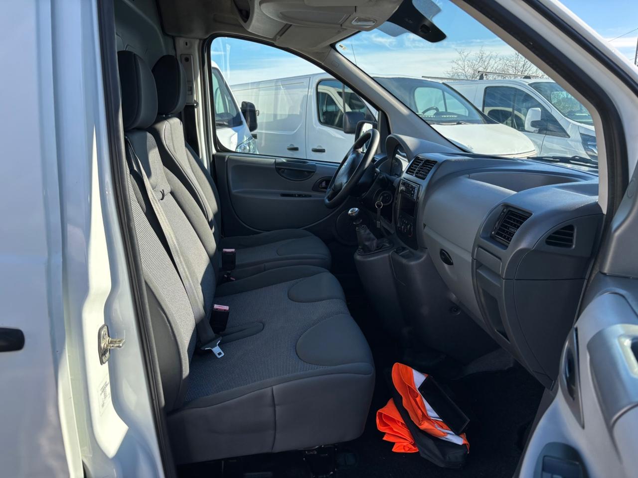 Citroen jumpy 2.0 135 cv l1h1 2013