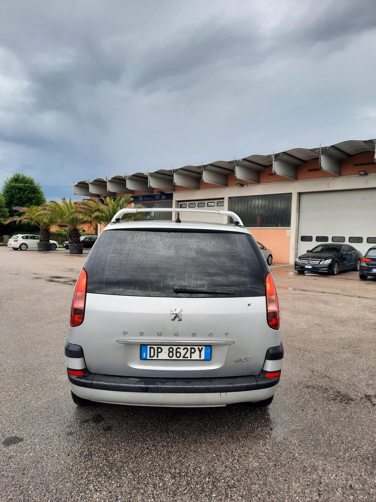 Peugeot 807 2.0 HDi FAP SV 7 POSTI