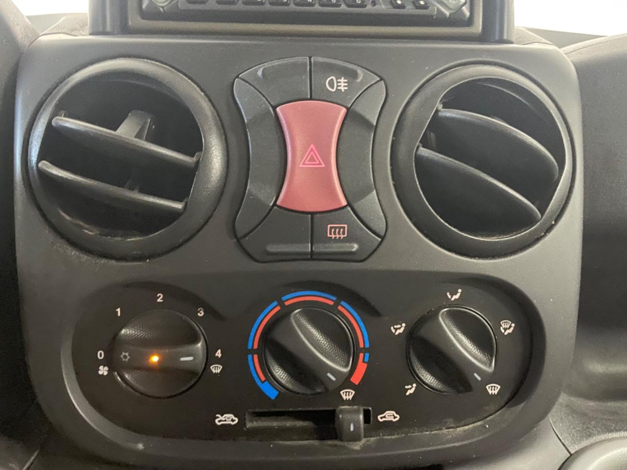 Fiat Doblò 1.6 16V Natural Power Active